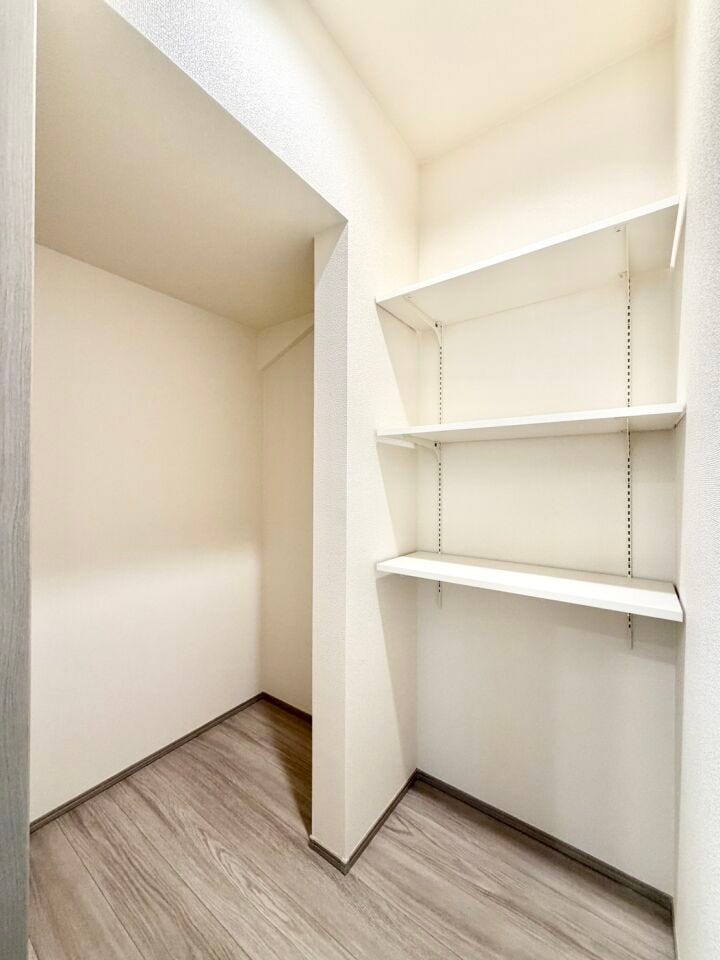 〈パントリー〉