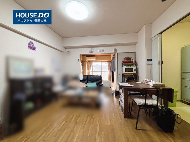 【居間・リビング】
◆見学予約受付中◆
現地をご覧いただき、周辺環境なども一緒に
ご確認いただけます!