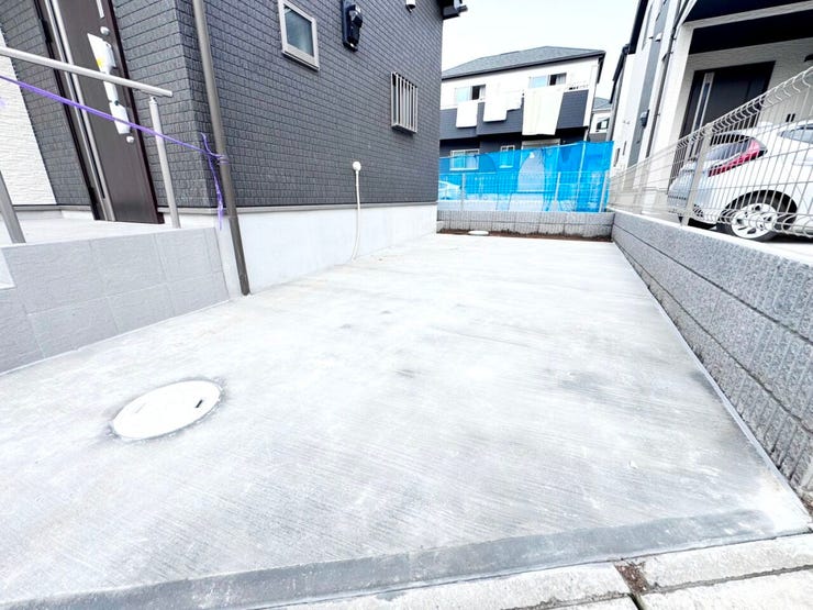 ◎カースペース:2号棟(11/2撮影)
移動は車というご家庭にうれしい!電車での利便性も確保!