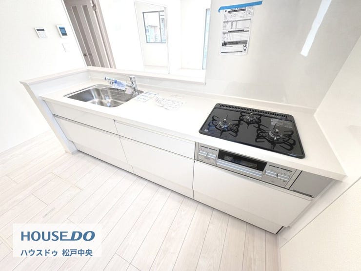 ◎キッチン:2号棟(11/2撮影)
対面キッチンなので、お子様の目を離すことなくお料理の準備や片づけができ安心です♪