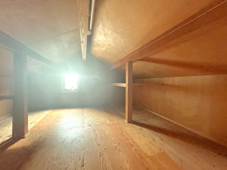 2F屋根裏収納です♪