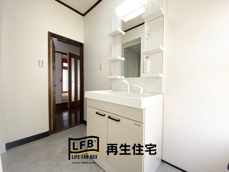 洗面台はタカラスタンダードのELICIOシリーズを採用◎