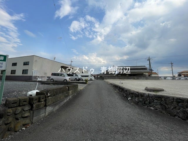 【西側 前面道路】