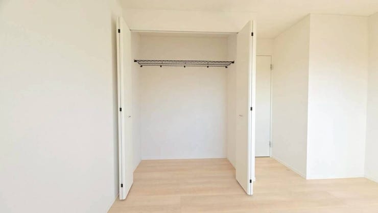 お子様のおもちゃや学校の道具もスッキリ収納できます!成長とともに荷物が増えても安心♪