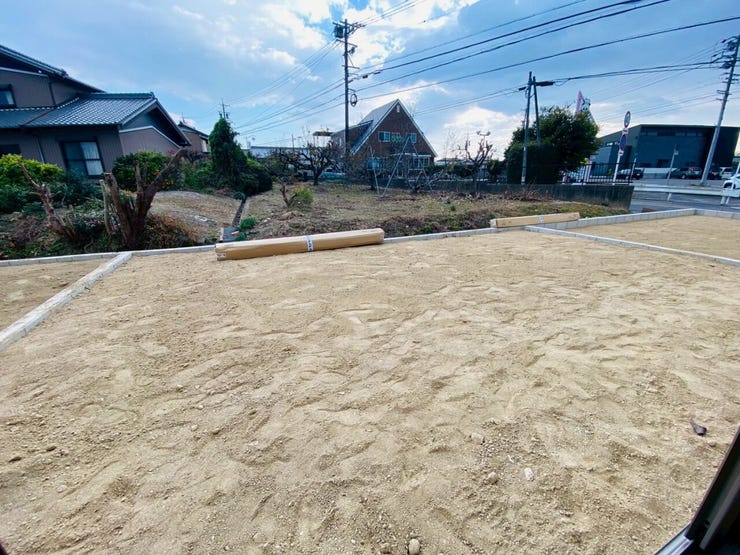 広々とした南庭ではお子様を遊ばせたり、ガーデニングや家庭菜園などお好みにお楽しみいただけます♪