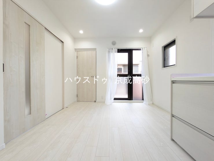 【外観】
落ち着いた雰囲気に包まれて、伸びやかな空間の中で、ゆったり過ごせます。