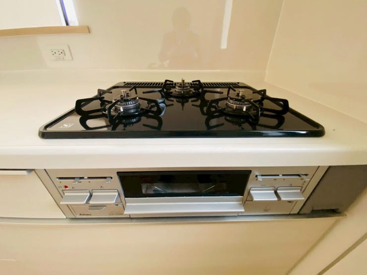 使いやすい3口コンロでお料理の時間がより楽しくなりそうです。