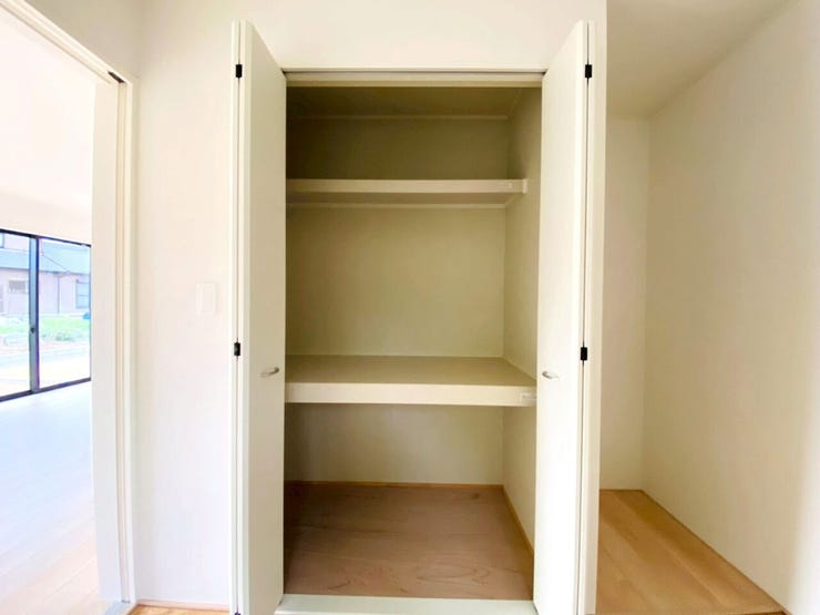 生活とともに増えていく思い出や季節物用品等たっぷり収納できます。