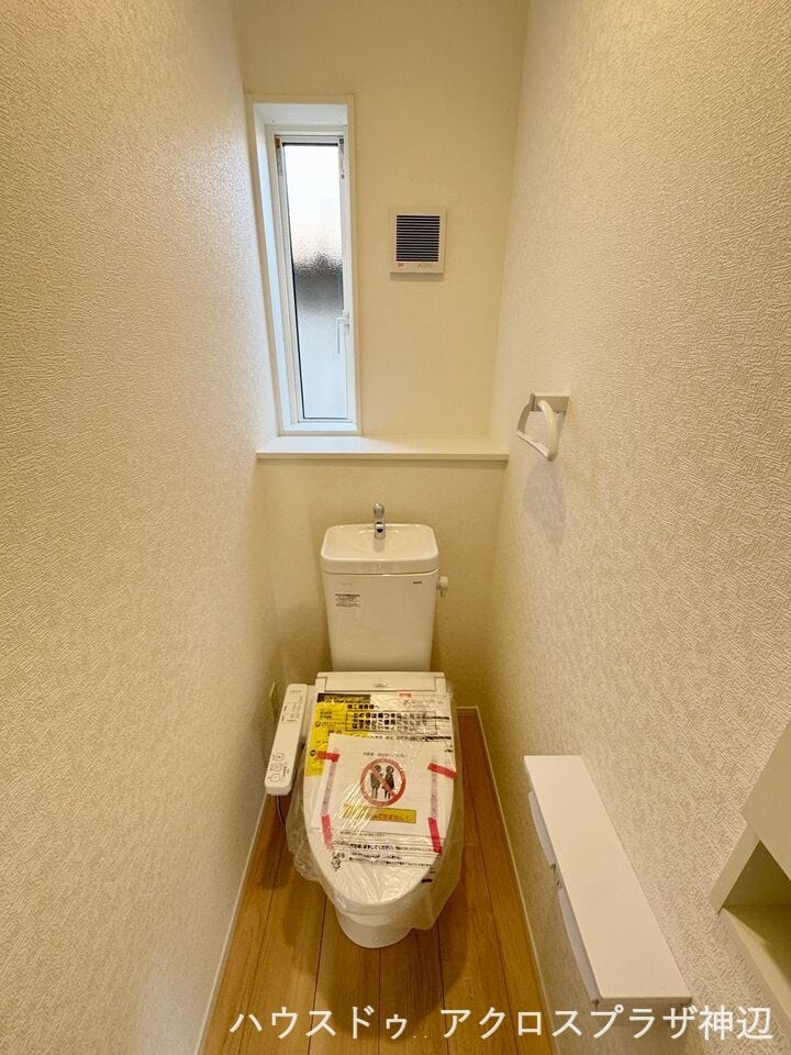 【2Fトイレ】
各階にトイレがあり、慌てず朝の支度ができます。