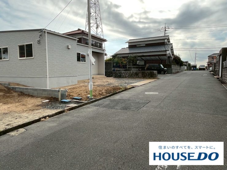 2025/12/23
前面道路は約6メートルございます。