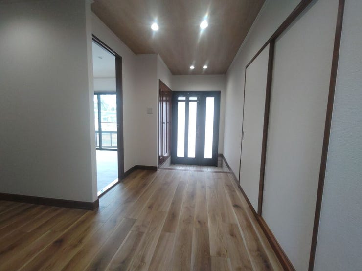 ■□■玄関■□■広々エントランスホールは第一印象グッド!ゆとりのある空間はここも豊かにしてくれます♪