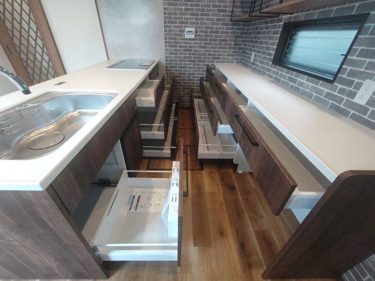 ■□■キッチン収納■□■キッチン収納も充実。スマートなキッチンでお料理もはかどります。