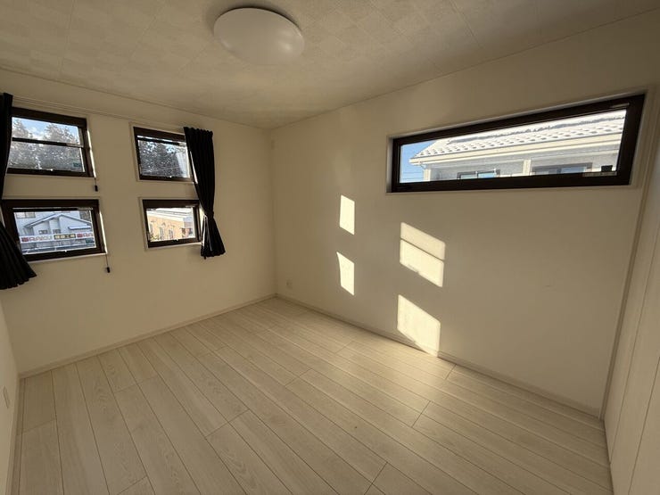 2階西側6帖和室