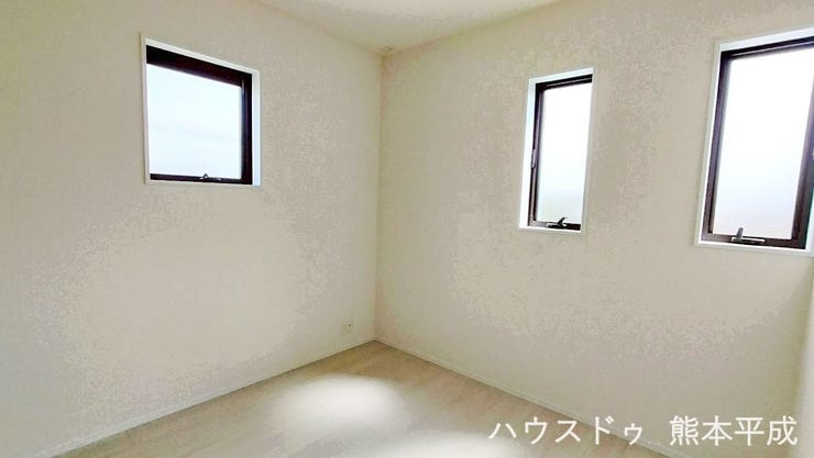 お掃除のしやすいフローリングの部屋です!