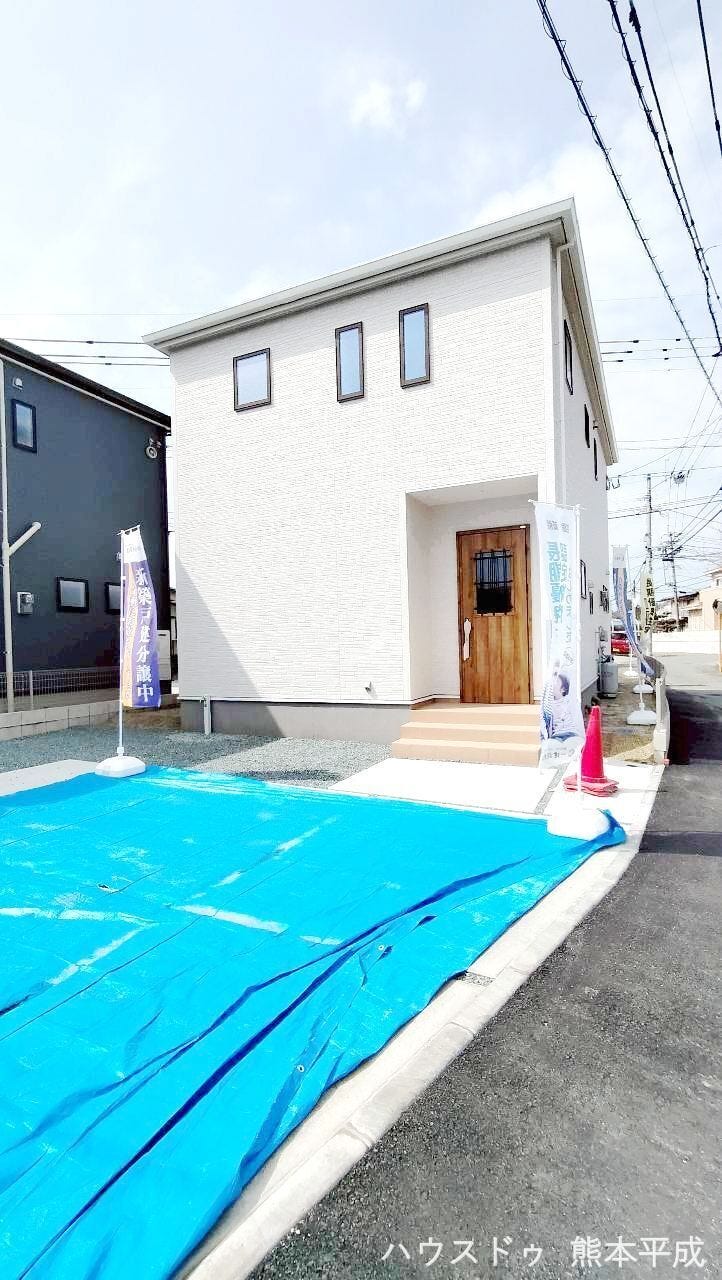 【外観】
シンプルさに際立つデザイン性の外観です♪