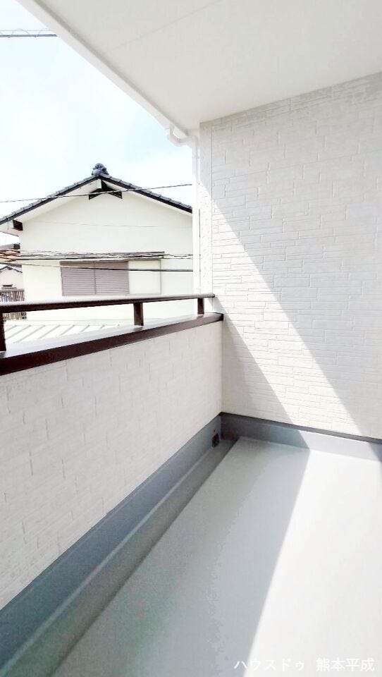 屋根付きのインナーバルコニーで雨が降っても使用できます!