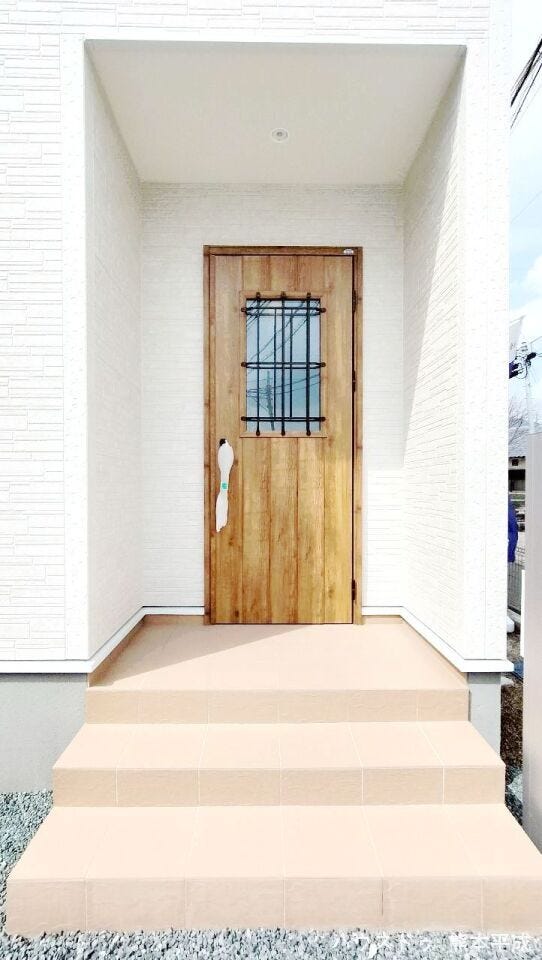 木目調のおしゃれな扉♪