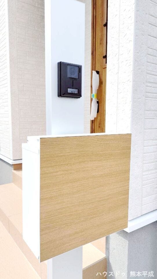 扉に合わせた郵便受け♪