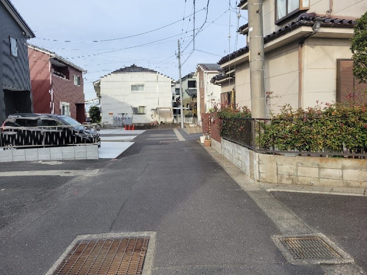 西側前面道路 北方面