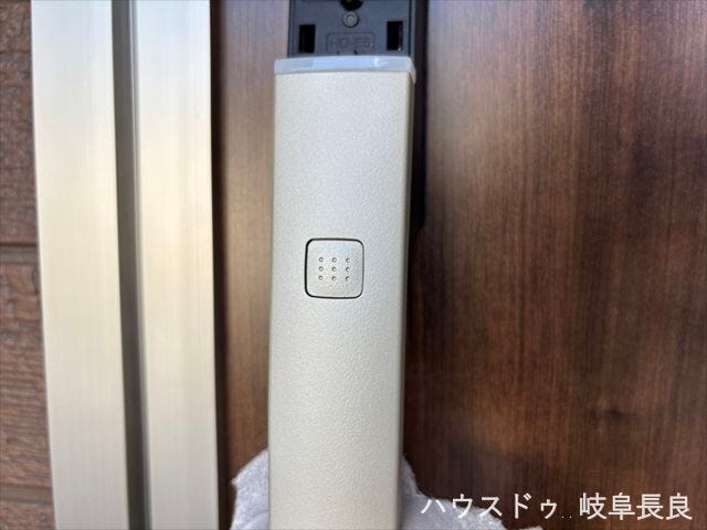 ≪スマートロック≫
重い荷物を持っていてもスムーズに解錠できて便利ですね。