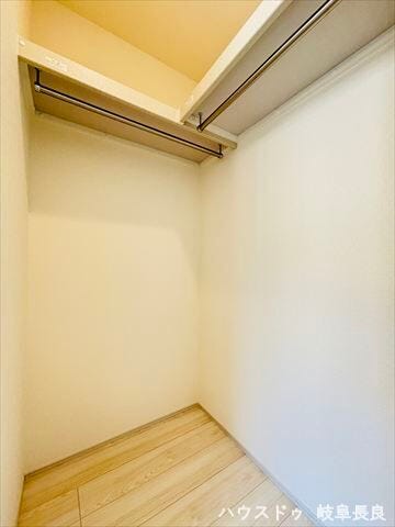 ≪5帖北側洋室≫
部屋ごとに設けた収納は住みやすさへのこだわり。