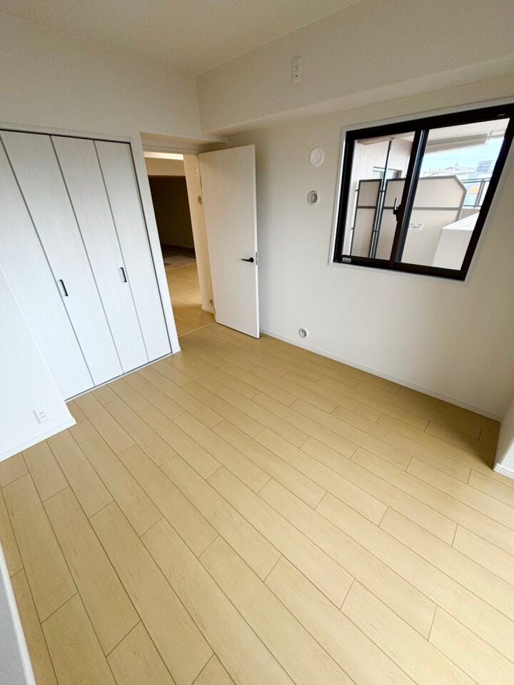 収納付きの洋室でお部屋スッキリ♪