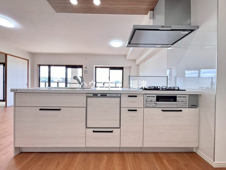 《宗像市赤間5丁目 中古マンション》
アンピール教育大前II