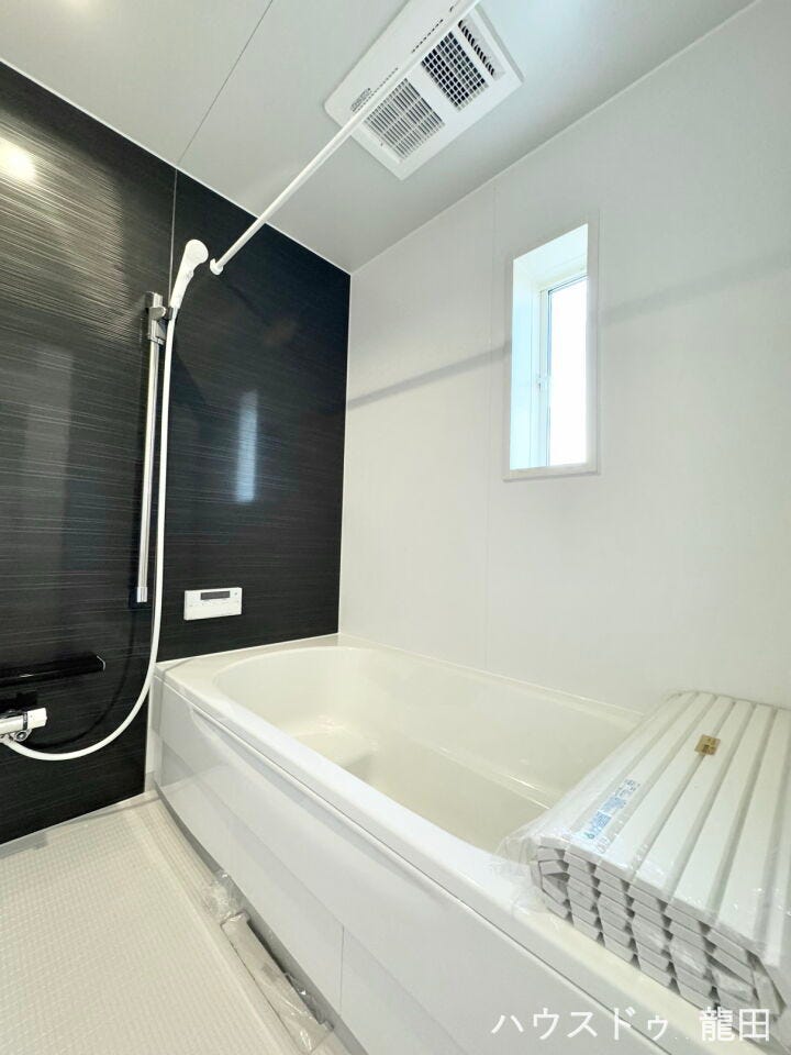 ■□■浴室■□■
毎日の入浴を快適に過ごしていただける、ゆったりサイズ!浴室暖房乾燥機付きユニットバス。