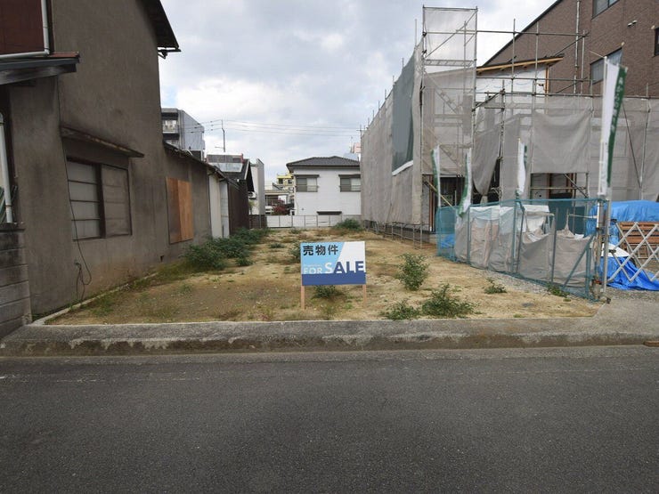 外観を南側より撮影