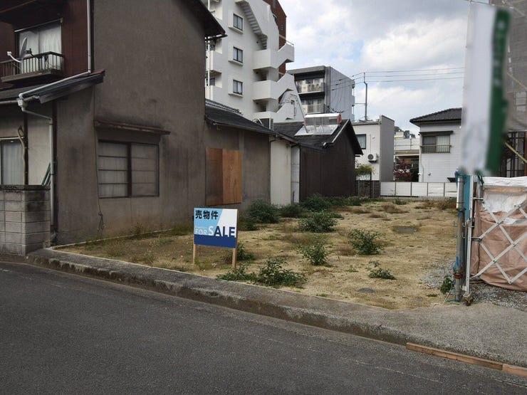 外観を南東側より撮影