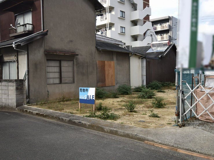 外観を南東側より撮影