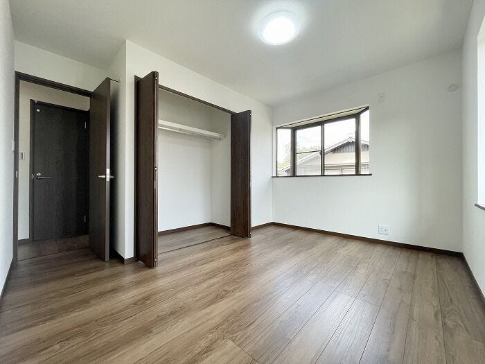 すべての居室に収納スペースがあるので、お家の中をすっきり整理できます♪