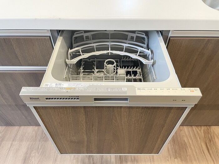 食洗機付きで、毎日の後片付けがスムーズに。家事の負担を大幅に軽減します。