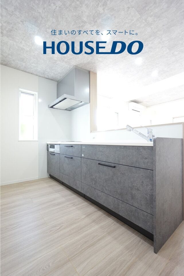 リビングで遊ぶお子様を見守りながらお料理が出来る対面式カウンターキッチンは、料理をしながらでもご家族との会話を楽しめます♪