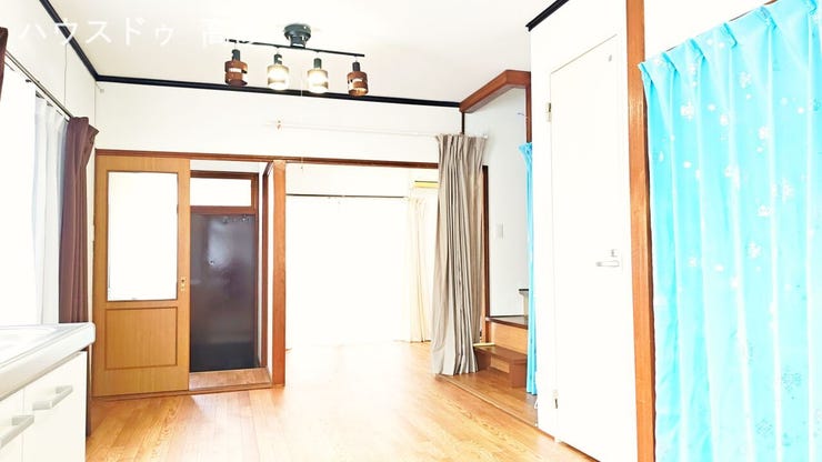 ■リビング階段は家族の外出・帰宅の様子を把握しやすく、自然と「おかえり」「いってらっしゃい」が交わせる安心感があります♪ (撮影日:2025.11.7)