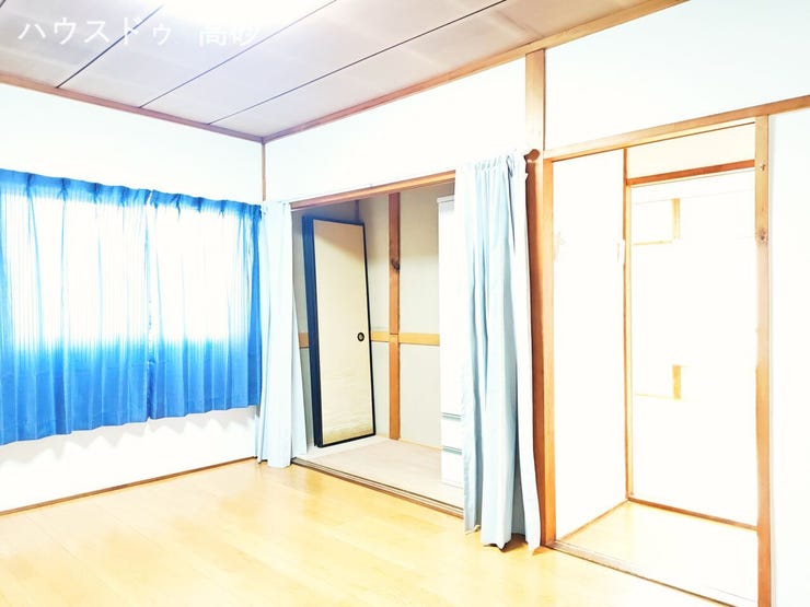 ■たっぷりの陽光に包まれる明るい洋室です。 (撮影日:2025.11.7)