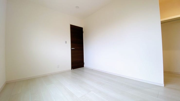 2面採光で風通しの良いお部屋です。