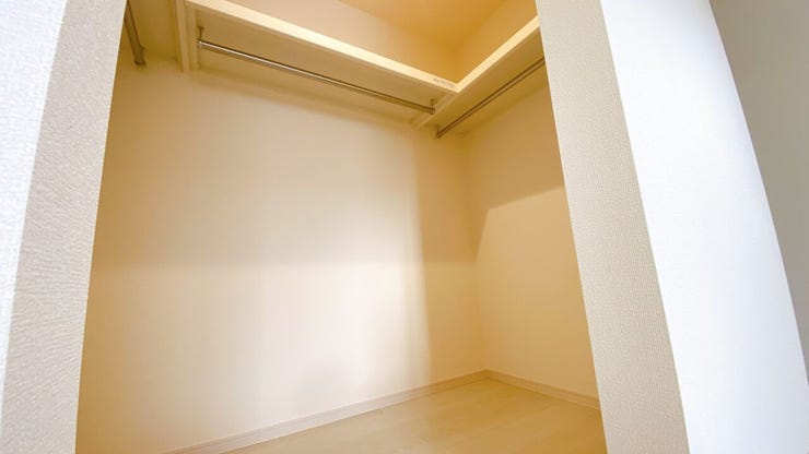 小物から大きな荷物まで収納ができ、お部屋を広く使って頂けます◎