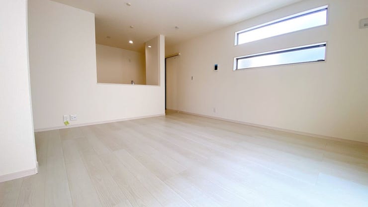 家具を配置しても広さを感じられる、ゆとりのあるLDKです。