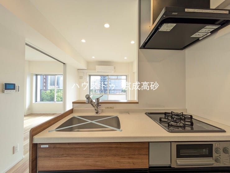 女性に人気の対面キッチン。お料理しながらご家族とのコミュニケーションが取れるのは対面だから出来ること。