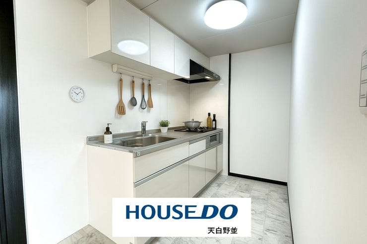 人目を気にせずに調理に集中できる独立キッチン。
ご来客の際は、お客様に手元や調理場を見られることなく調理ができます。