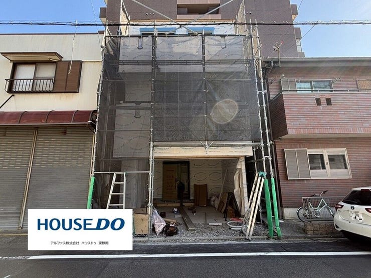 【外観】
住宅街にあるお家です!
3階建て建築中