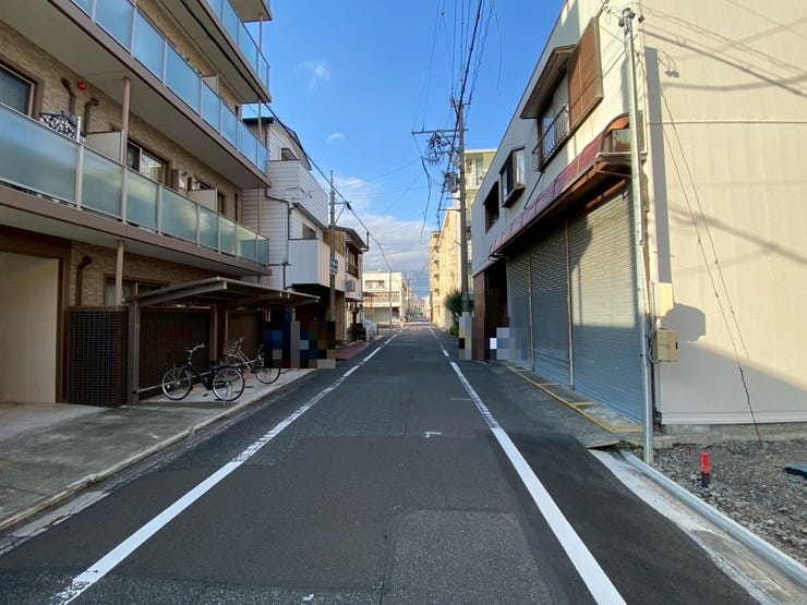 一方通行道路
交通量も少なく、安心して駐車可能です!