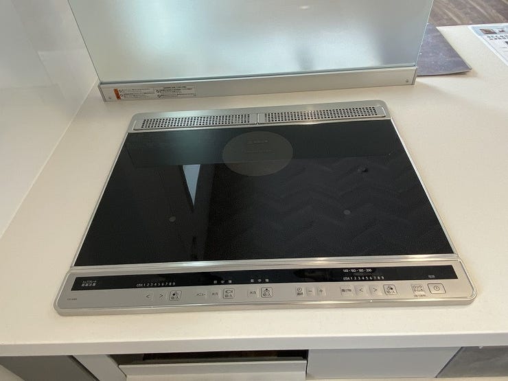 IHクッキングヒーター採用!3口あるIHコンロはお掃除がしやすく、火を使わないので火災やお子様も安心♪
