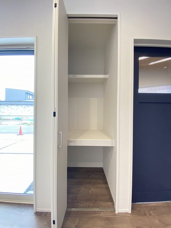 リビング収納が2カ所にあります♪