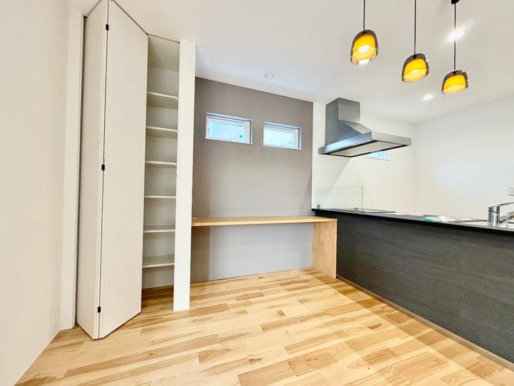 お子さんのお勉強やお仕事スペースにも活用できます