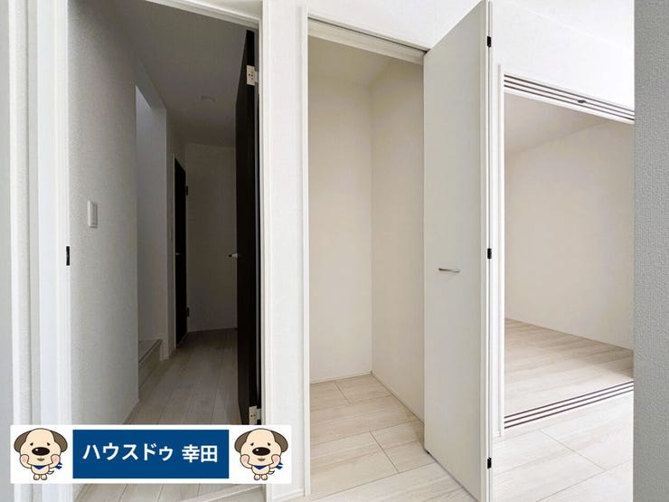 パントリー
備蓄品やキッチン用品の収納として!