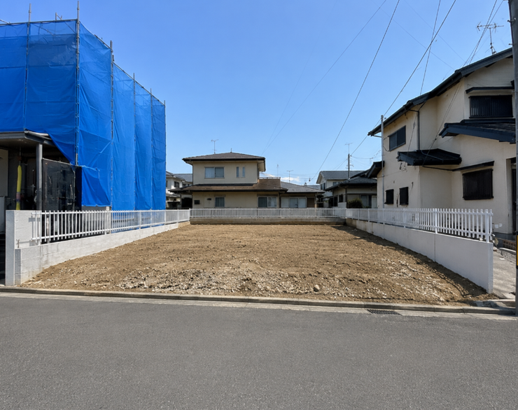 AIで更地にした画像であり、イメージ図となります。
解体費等は別途費用がかかります。
新築用地としてもご検討下さい。