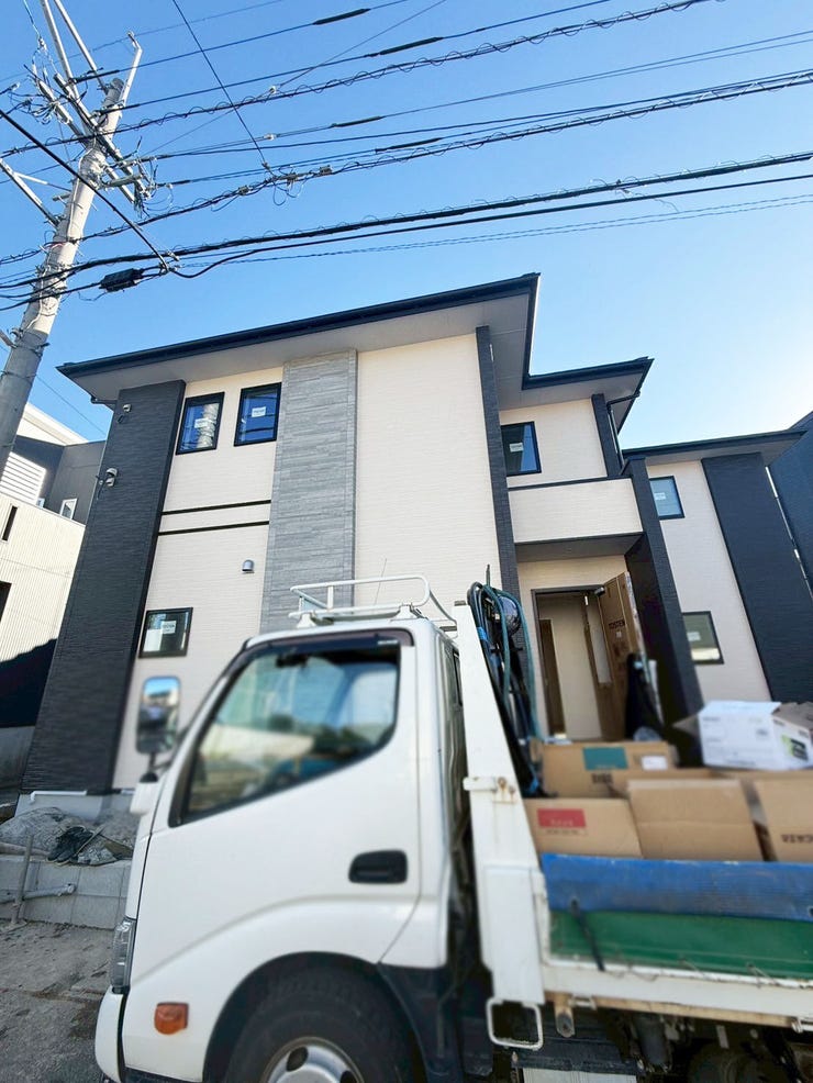 【外観】
【駐車場2台】春日市天神山2丁目♪新築戸建4LDK♪天神山小・春日南中学校♪コンビニまで徒歩約2分♪