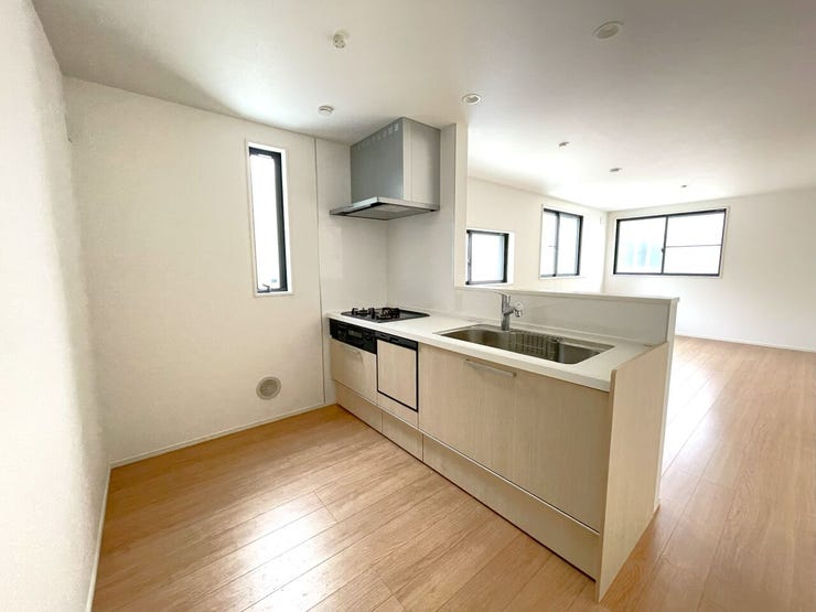 ◇対面式キッチンのためご家族との会話と楽しみながらお料理可能♪